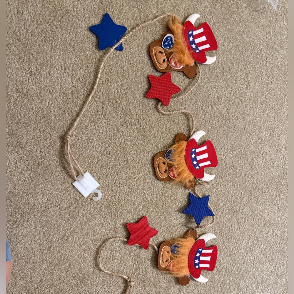 NWT Hobby Lobby Patriotic Highland Cow Garland